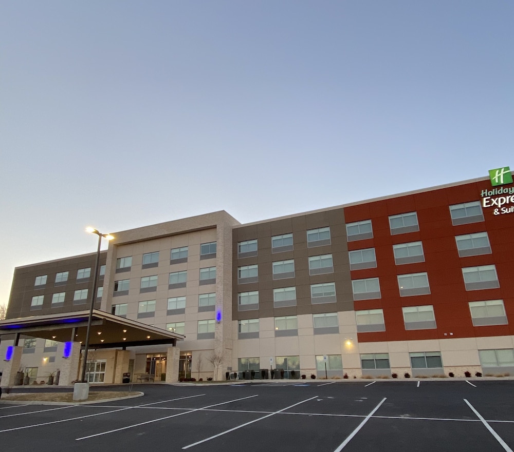 Holiday Inn Express & Suites Staunton by IHG - photo 34