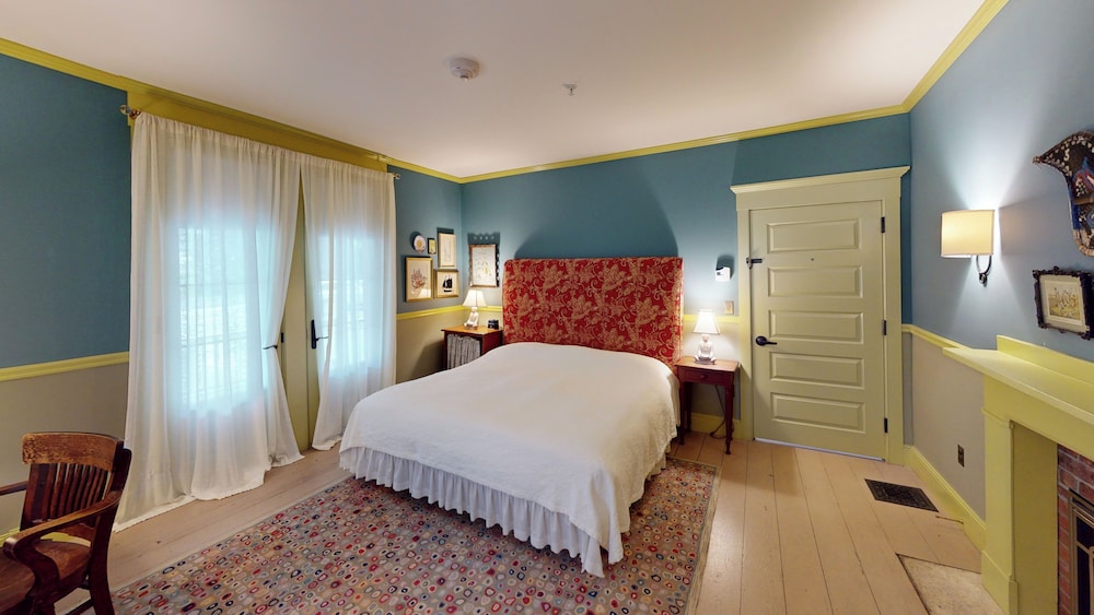 The Red Lion Inn - photo 37