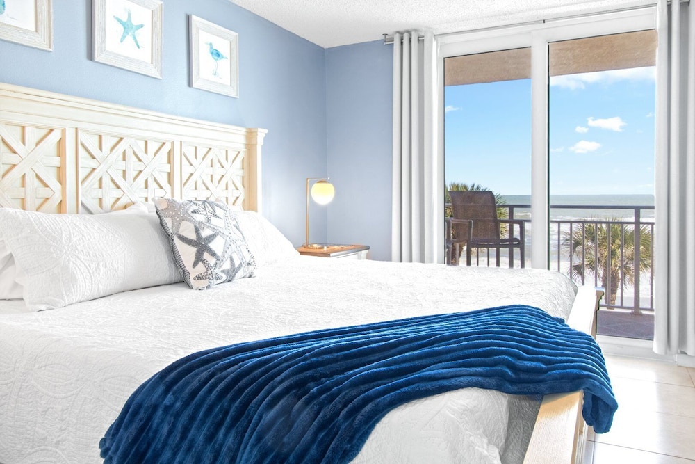 Indian Harbour Beach Club by Happy Palm Stays - photo 26