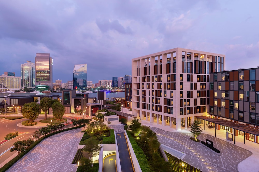 Canopy by Hilton Dubai Al Seef — 4-Star Luxury Hotel in Dubai, United Arab Emirates