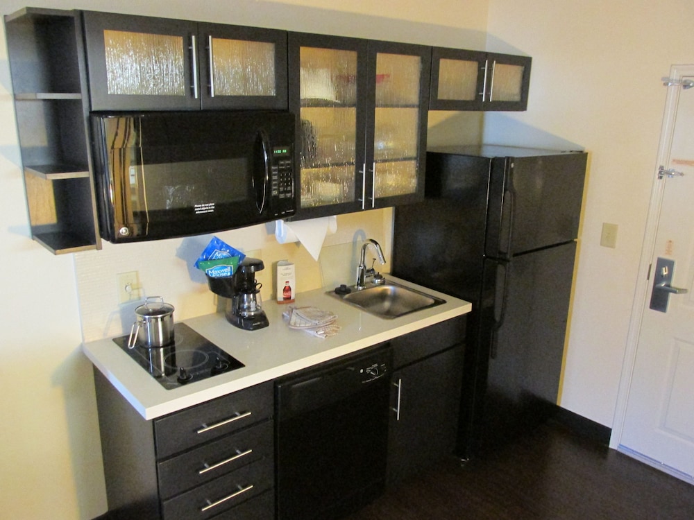 Candlewood Suites Greenville by IHG - photo 20