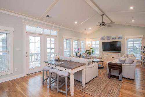 Pier Walker by Oak Island Accommodations - photo 11