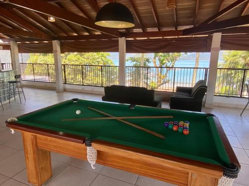 Magnífica casa pé na areia 4 suítes c ar e piscina — 4-Star Luxury Hotel in Ubatuba, Brasil