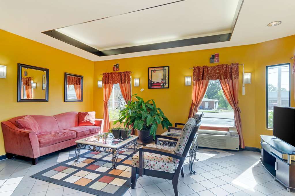 Econo Lodge Inn & Suites near Chickamauga Battlefield - photo 4