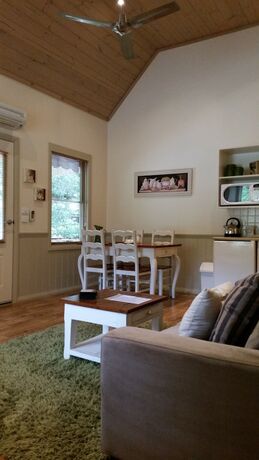 Autumn Abode Cottages — Bright — photo 4
