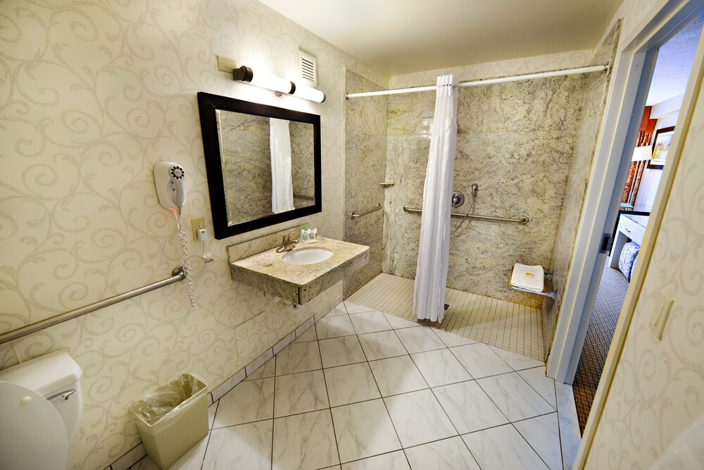 Holiday Inn Hotel & Suites Boston Peabody by IHG - photo 8