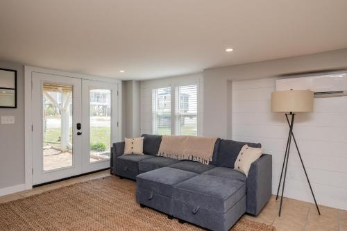 Sawyers Shore Shack by Oak Island Accommodations - photo 34