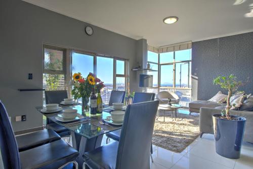 2BR Executive Apartment 4min from Cape Town CBD — 4-Star Luxury Hotel in Cape Town, South Africa