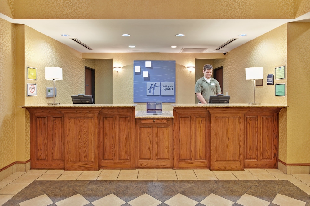 Holiday Inn Express Hotel & Suites Paragould by IHG - photo 39
