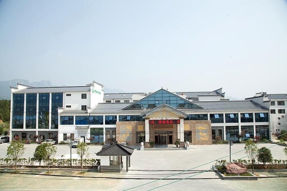 Yinxiang Shanshui Hotel — hotel in Chizhou