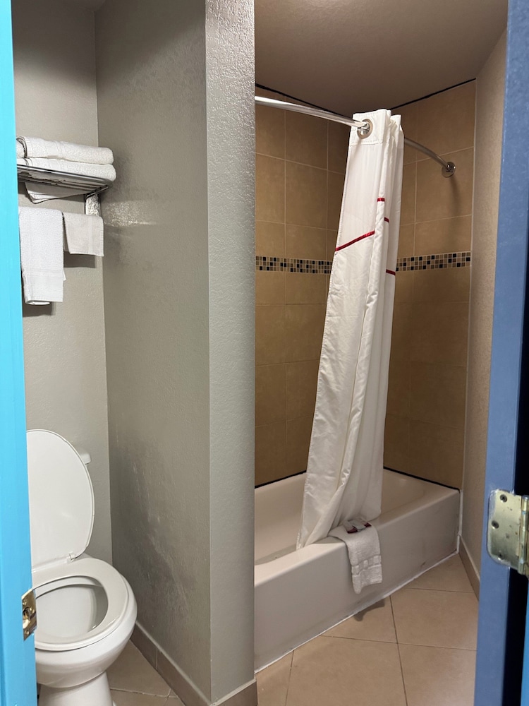 Executive Inn Crystal City - photo 15