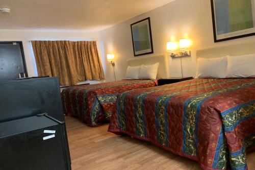 Economy Inn of Holland - photo 23