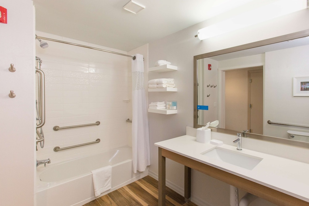 Hampton Inn Palatka - photo 20