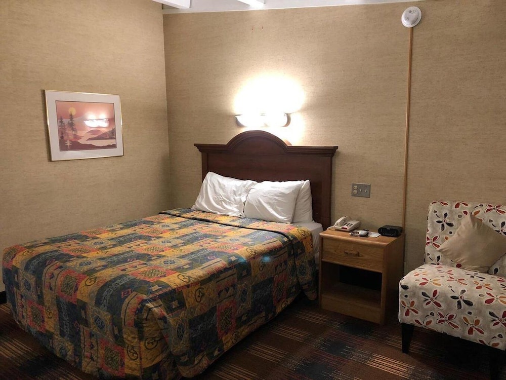 Red Carpet Inn North Syracuse - photo 22