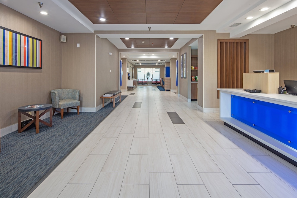 Holiday Inn Express & Suites Chattanooga by IHG - photo 55