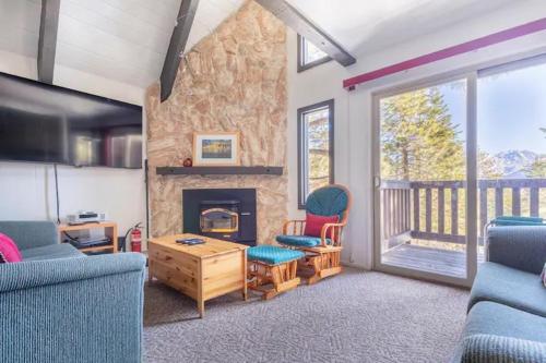 Perfect Ski Rental 2 blocks from Village Gondola — 4-Star Luxury Hotel in Mammoth Lakes, United States