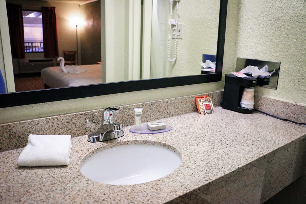 Suite Dreams Hotel - photo 33