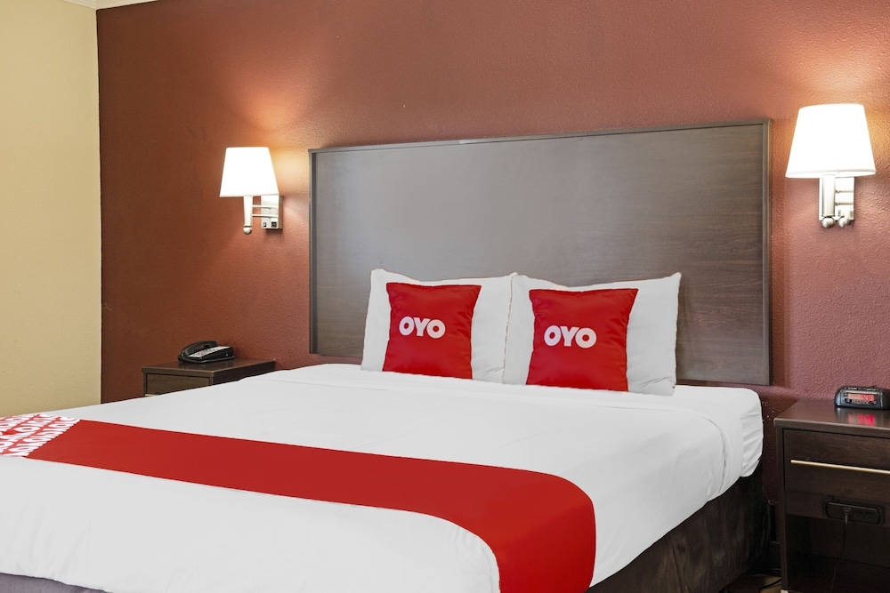 OYO Hotel McAllen Airport South - photo 12