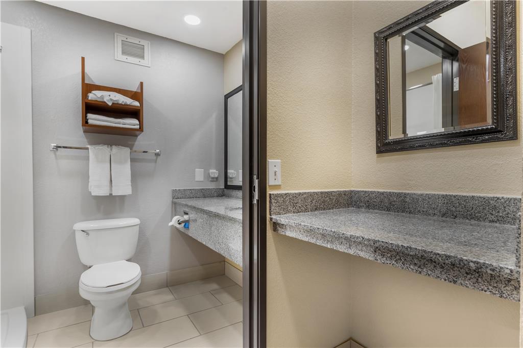 Best Western Plus Yukon - photo 43