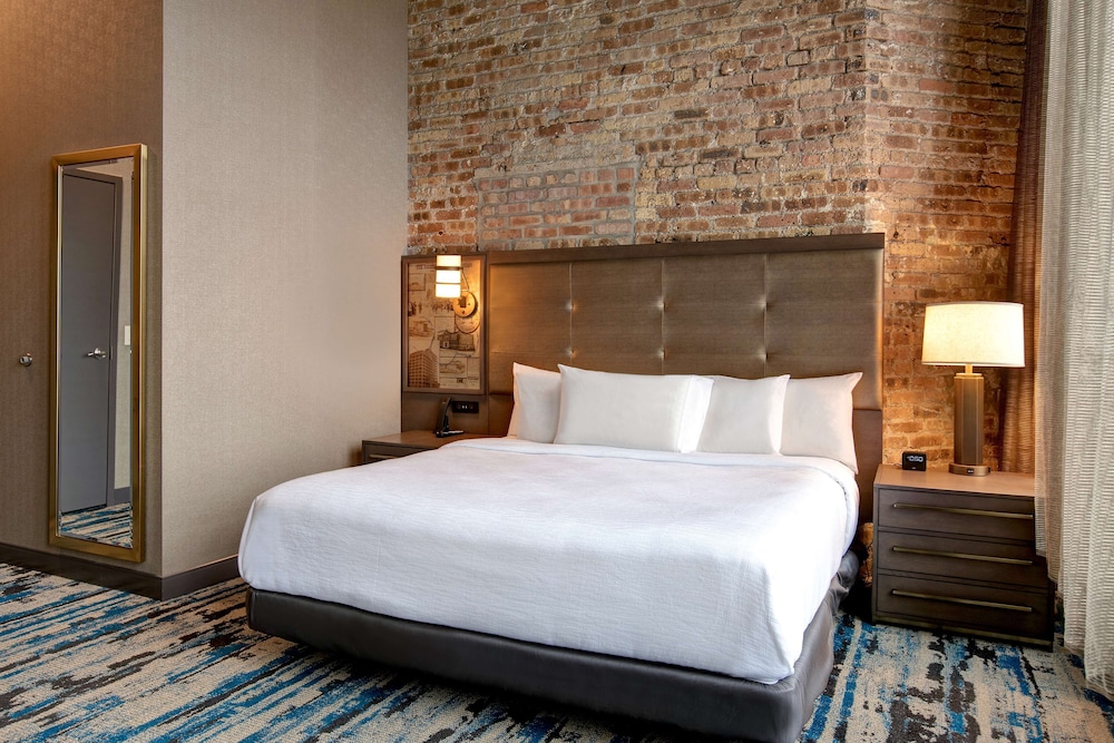 Embassy Suites by Hilton Rockford Riverfront - photo 11