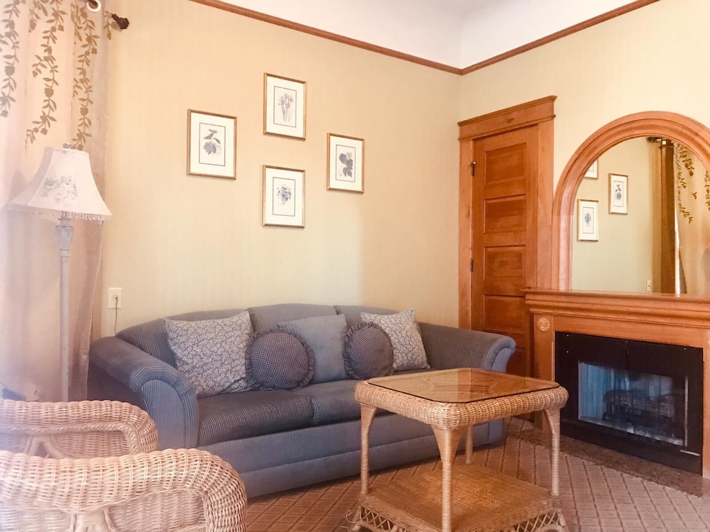 Pacific Grove Inn - photo 46