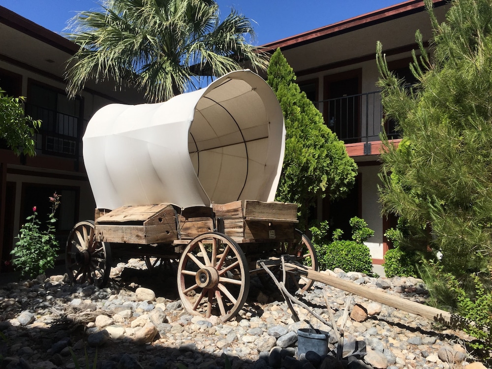 Saddle West Hotel and Casino and RV Park - photo 20