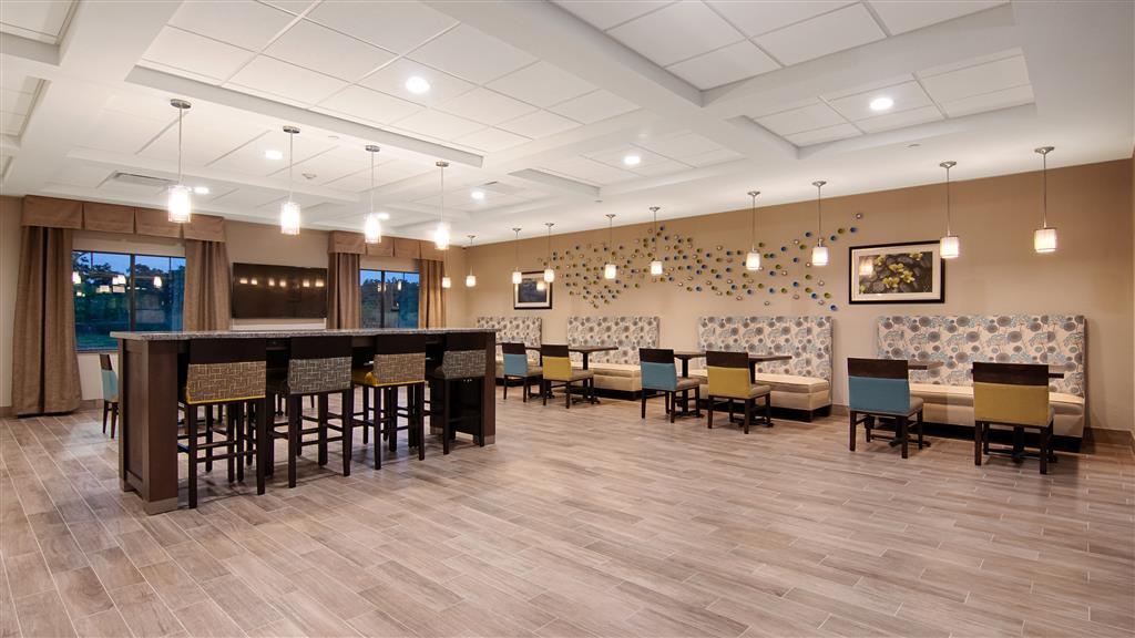 Best Western Plus College Station Inn & Suites - photo 31