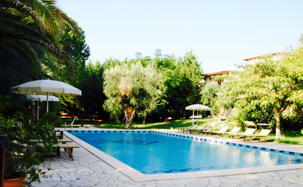 Tenuta Le Crie - carbon neutral hotel in Muro Leccese