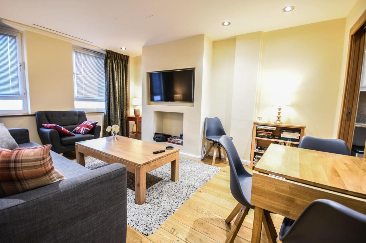 Tower Bridge 2BR apartment for 6 with terrace — 4-Star Luxury Hotel in London, United Kingdom