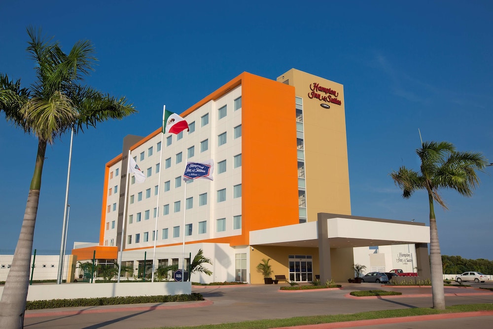 Hampton Inn Suites By Hilton Paraiso — Paraiso