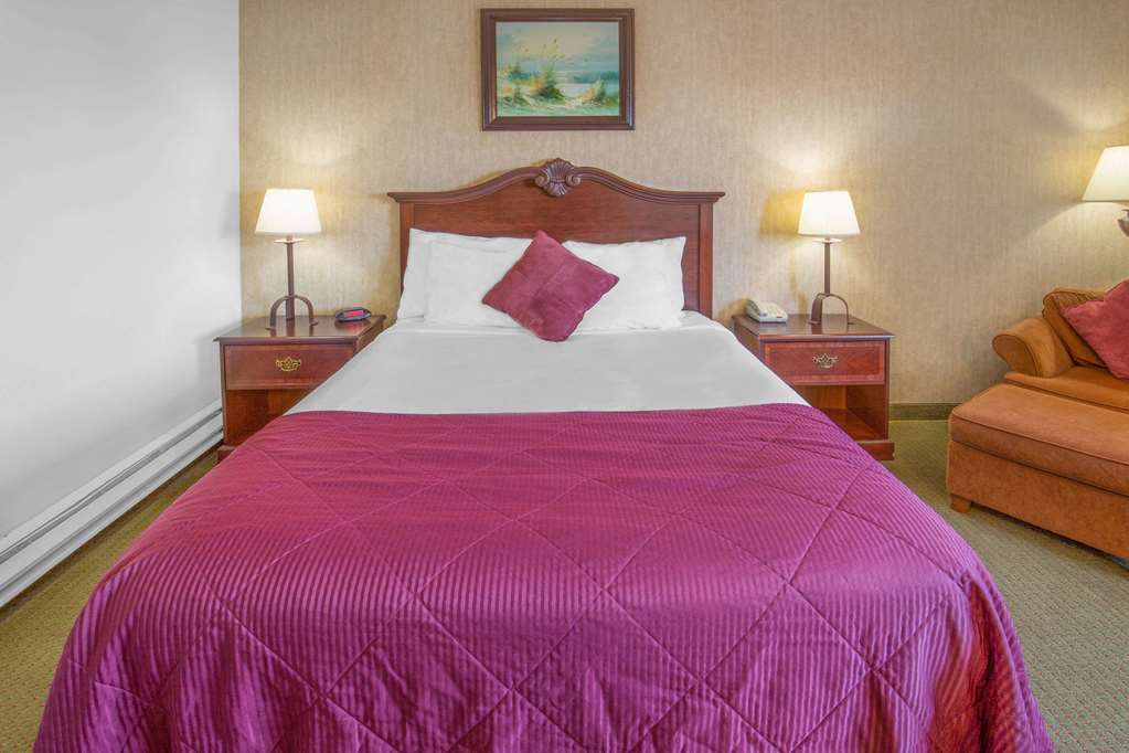 Days Inn by Wyndham Eureka CA - photo 10