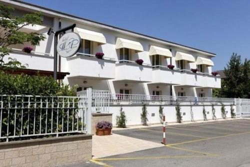 Hotel Mare Azzurro — hotel in Terracina