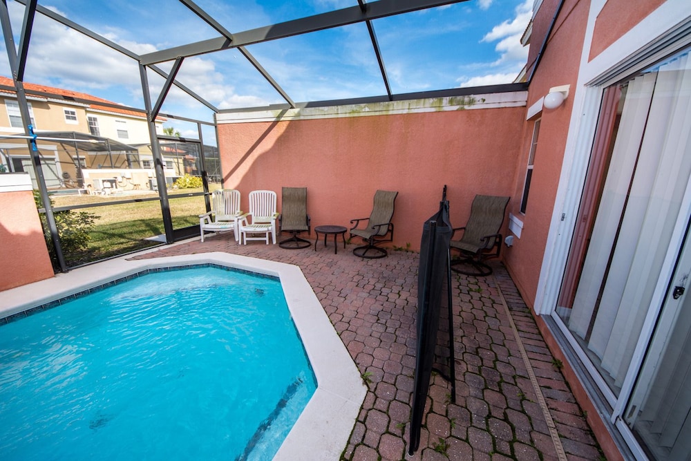 Bella Vida Resort by Home 2U - photo 187