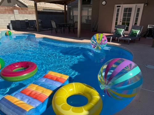 Newly Remodeled Pool Villa 3BD 3BA By Summerlin — 4-Star Luxury Hotel in Las Vegas, United States