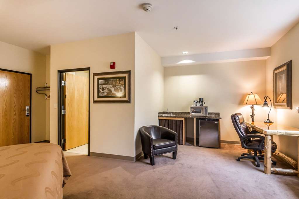 Quality Inn Selah North Park - photo 16