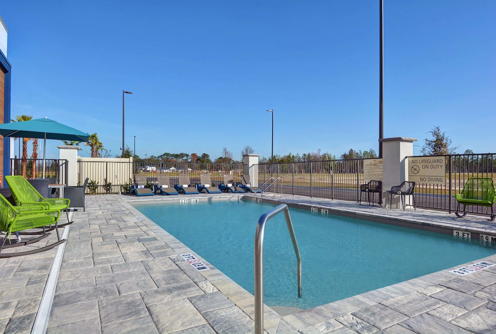 Hampton Inn & Suites Middleburg - photo 46