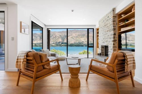 Lakeside Luxury — 4-Star Luxury Hotel in Wanaka, New Zealand