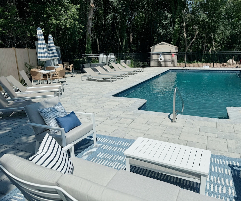 The Seagrove Suites & Guest Rooms - photo 53