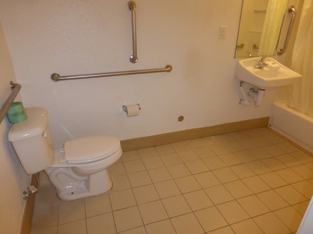 Red Roof Inn Houston Jersey Village - photo 11