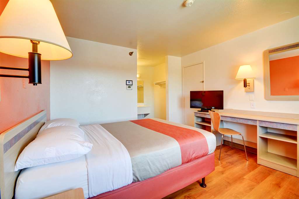 Motel 6 Windsor Locks CT Hartford - photo 11