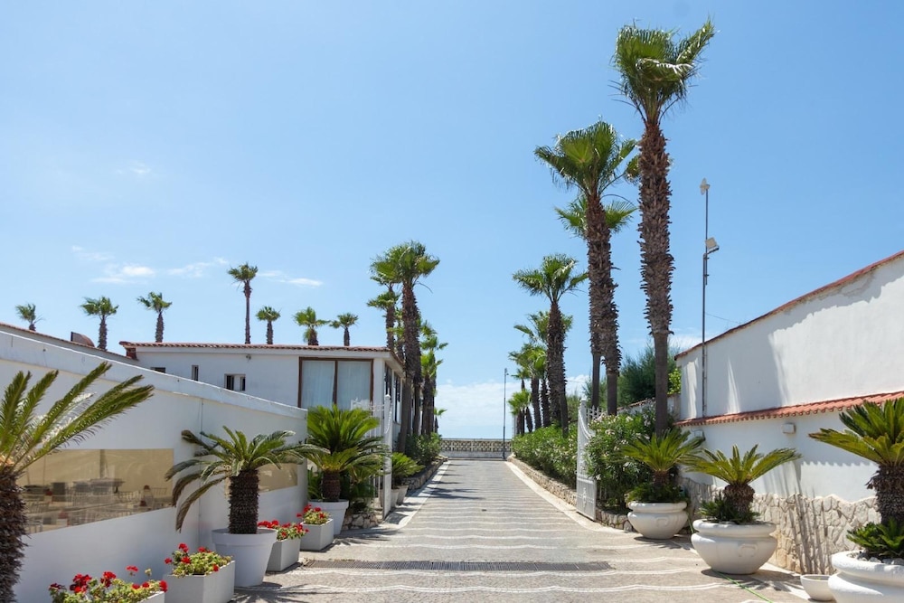 Bee Queen Hotel in Giugliano In Campania, Italy