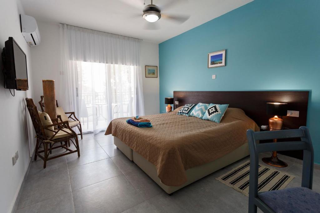 Coral Bay Sea Breeze Apartments 3 Bedroom Apartment