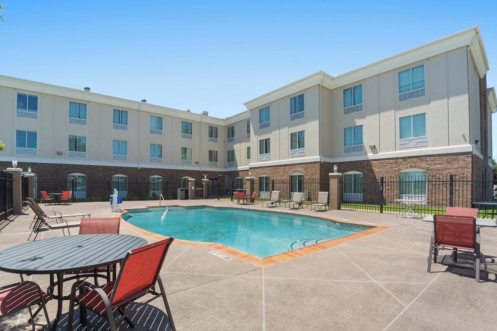 Holiday Inn Express & Suites Houston NW Tomball Area by IHG - photo 40