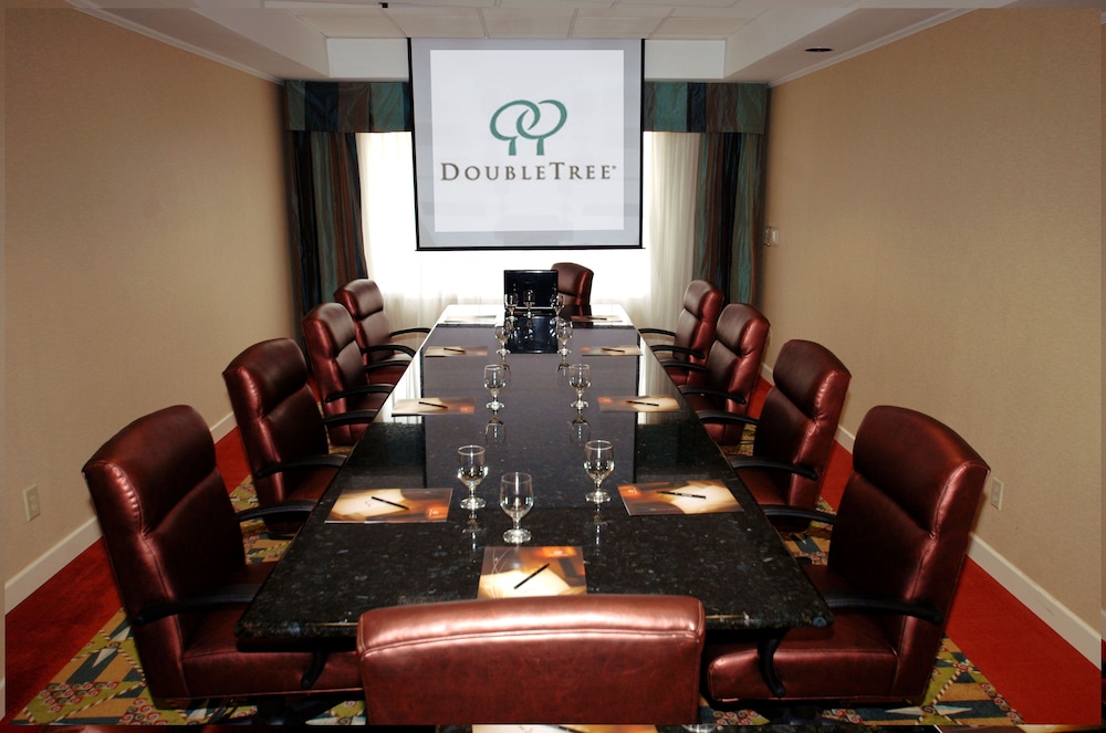 Doubletree by Hilton Hotel Fayetteville - photo 25