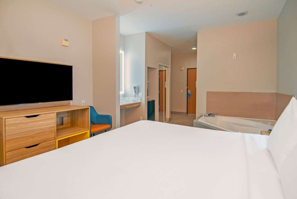 Days Inn by Wyndham Suites San Antonio North Stone Oak - photo 29