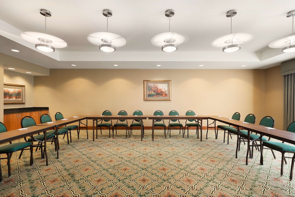 Hampton Inn & Suites Williamsburg Central - photo 27