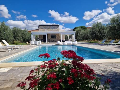 Villa Degli Ulivi — 4-Star Luxury Hotel in Partinico, Italy