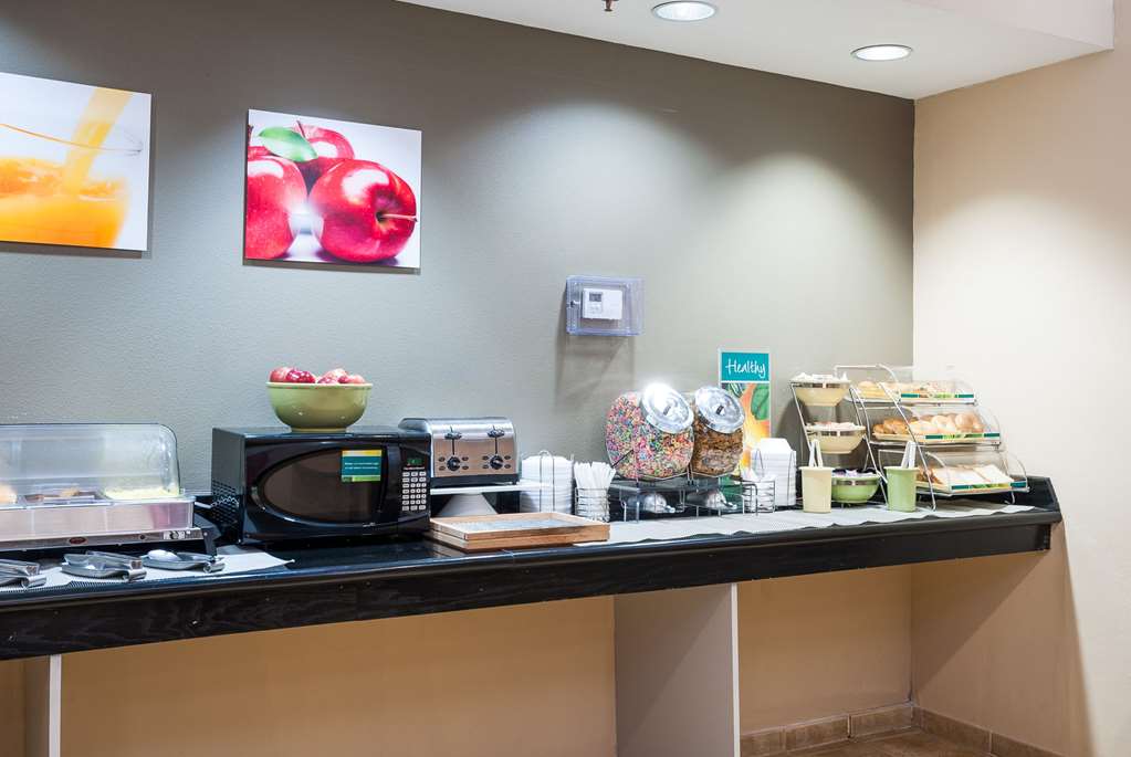 Quality Inn & Suites Lake Charles South - photo 42