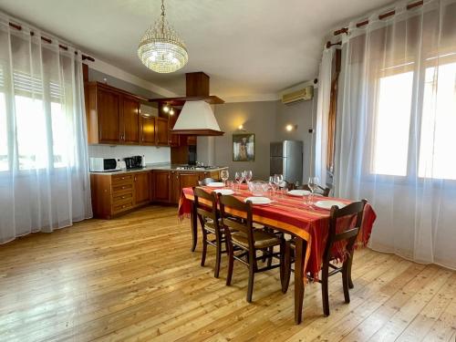 Casa tra storia e prosecco — 4-Star Luxury Hotel in Giavera Del Montello, Italy