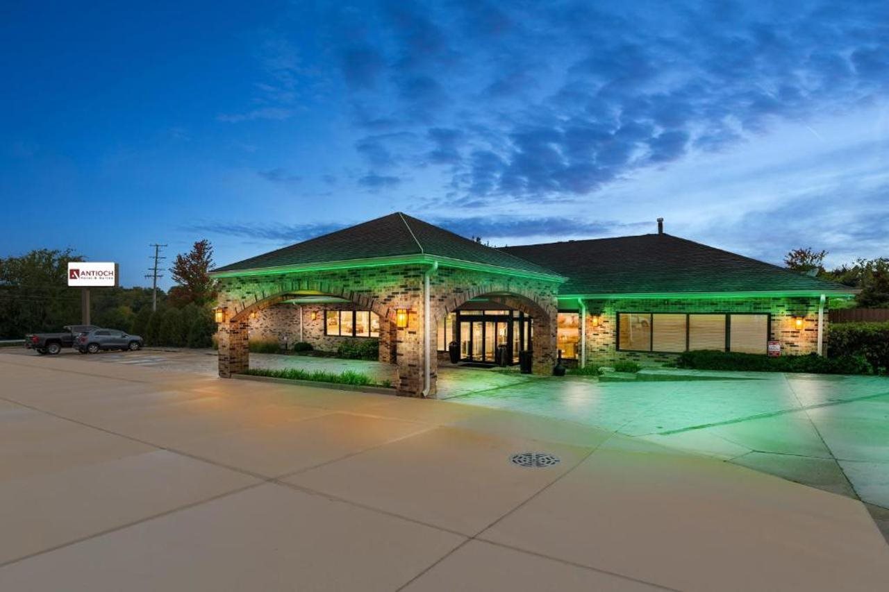 Antioch Inn & Suites Near Gurnee